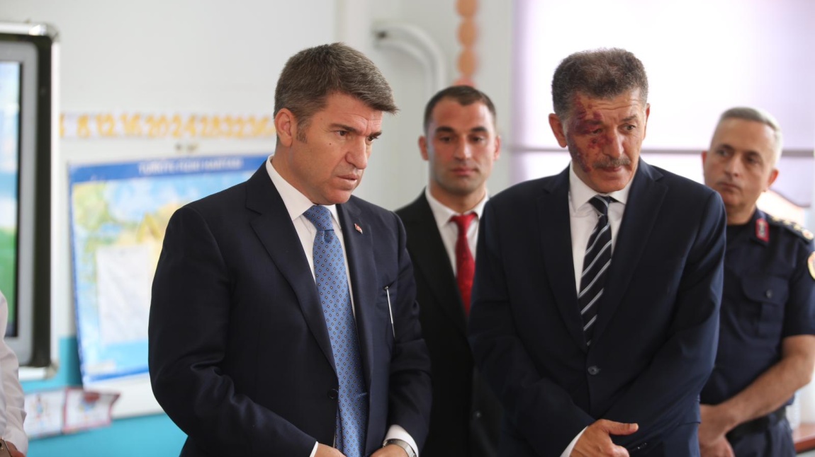AMASYA VALİSİ SAYIN ÖNDER BAKAN OKULUMUZA ZİYARET GERÇEKLEŞTİRDİ